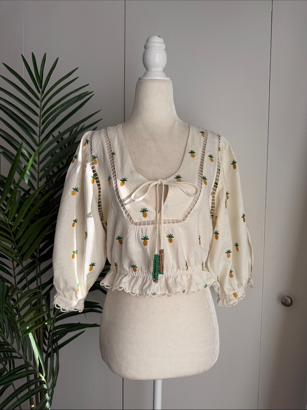 Farm Rio Pineapple Cropped Peasant Blouse